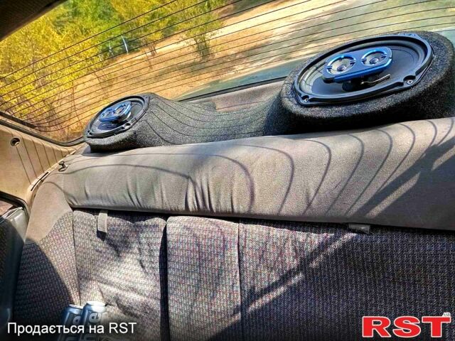 Форд Оріон, об'ємом двигуна 1.8 л та пробігом 400 тис. км за 2000 $, фото 1 на Automoto.ua