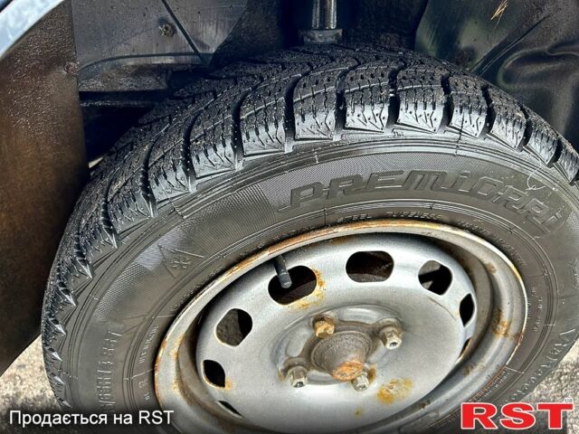 Форд Орион, объемом двигателя 1.6 л и пробегом 0 тыс. км за 900 $, фото 6 на Automoto.ua