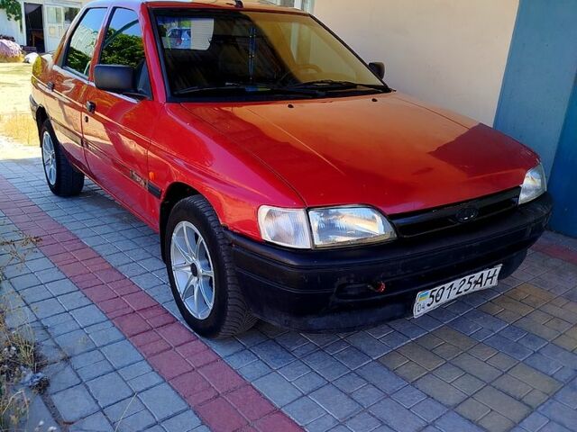 Форд Орион, объемом двигателя 1.8 л и пробегом 0 тыс. км за 1100 $, фото 1 на Automoto.ua