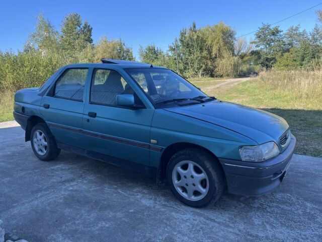 Форд Оріон, об'ємом двигуна 1.4 л та пробігом 250 тис. км за 950 $, фото 2 на Automoto.ua