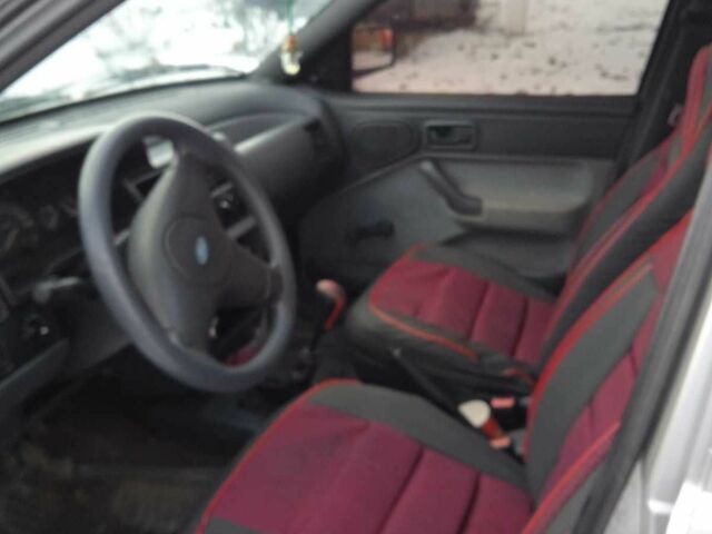 Сірий Форд Оріон, об'ємом двигуна 1.6 л та пробігом 1 тис. км за 700 $, фото 1 на Automoto.ua