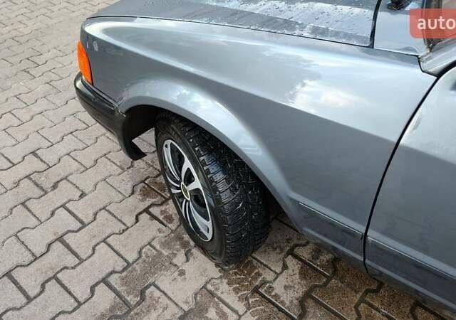 Форд Орион 1988 в Сумах на Automoto.ua Серый Форд Орион, объемом двигателя 1.4 л и пробегом 96 тыс. км за 2600 $, фото 3 на Automoto.ua