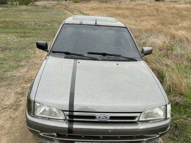 Серый Форд Орион, объемом двигателя 1.6 л и пробегом 3 тыс. км за 599 $, фото 1 на Automoto.ua