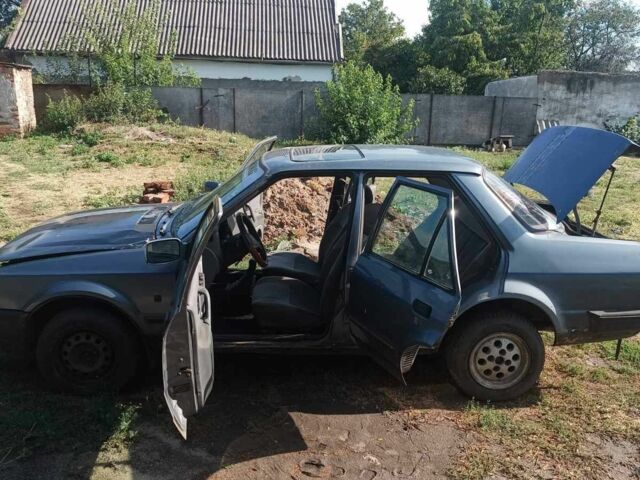 Серый Форд Орион, объемом двигателя 0 л и пробегом 1 тыс. км за 473 $, фото 2 на Automoto.ua