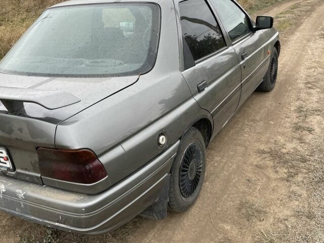 Серый Форд Орион, объемом двигателя 1.6 л и пробегом 3 тыс. км за 599 $, фото 4 на Automoto.ua