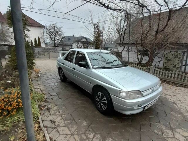 Серый Форд Орион, объемом двигателя 0 л и пробегом 350 тыс. км за 1500 $, фото 1 на Automoto.ua