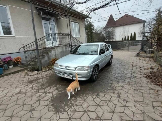 Серый Форд Орион, объемом двигателя 0 л и пробегом 350 тыс. км за 1500 $, фото 3 на Automoto.ua