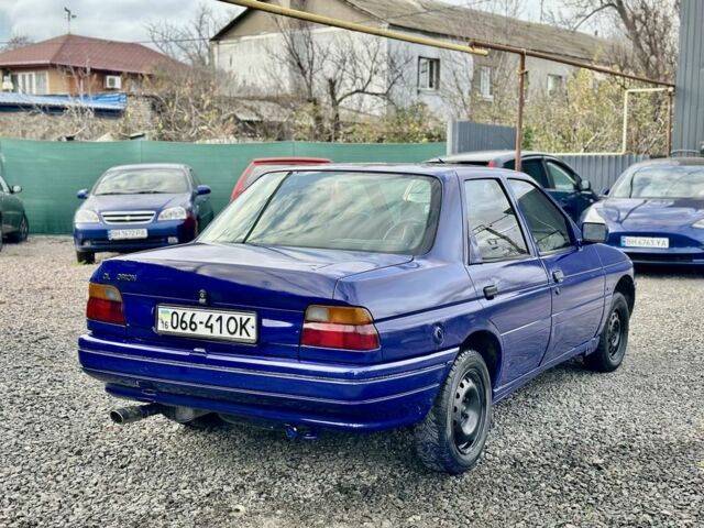 Синий Форд Орион, объемом двигателя 1.4 л и пробегом 98 тыс. км за 999 $, фото 5 на Automoto.ua