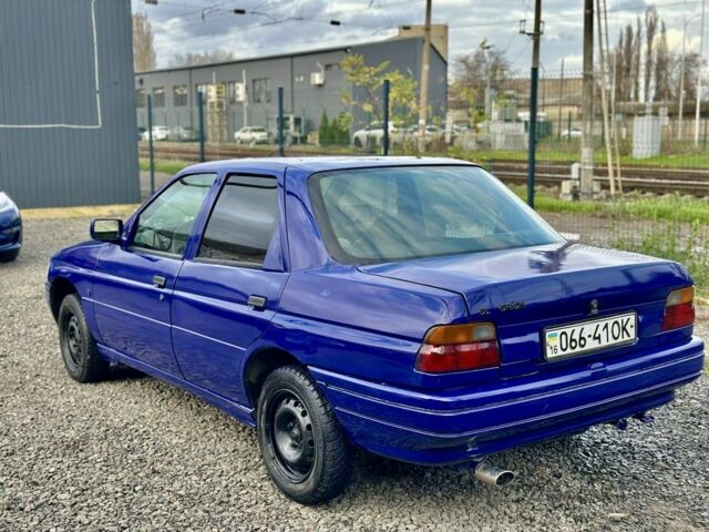 Синий Форд Орион, объемом двигателя 1.4 л и пробегом 98 тыс. км за 999 $, фото 6 на Automoto.ua