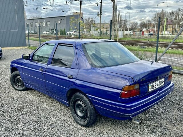 Синий Форд Орион, объемом двигателя 1.4 л и пробегом 98 тыс. км за 999 $, фото 11 на Automoto.ua