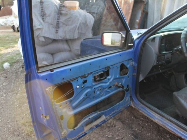 Синий Форд Орион, объемом двигателя 0 л и пробегом 400 тыс. км за 1500 $, фото 8 на Automoto.ua