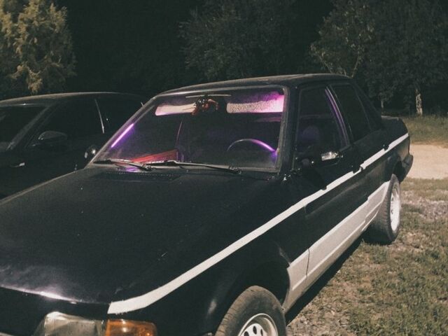 Синий Форд Орион, объемом двигателя 1.6 л и пробегом 400 тыс. км за 550 $, фото 3 на Automoto.ua