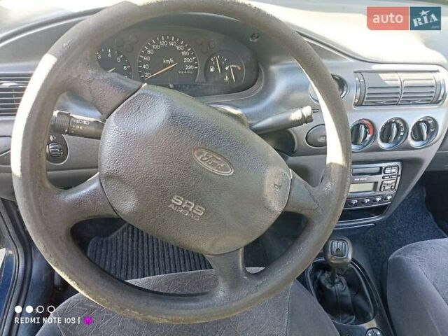 Синий Форд Орион, объемом двигателя 1.8 л и пробегом 392 тыс. км за 850 $, фото 5 на Automoto.ua