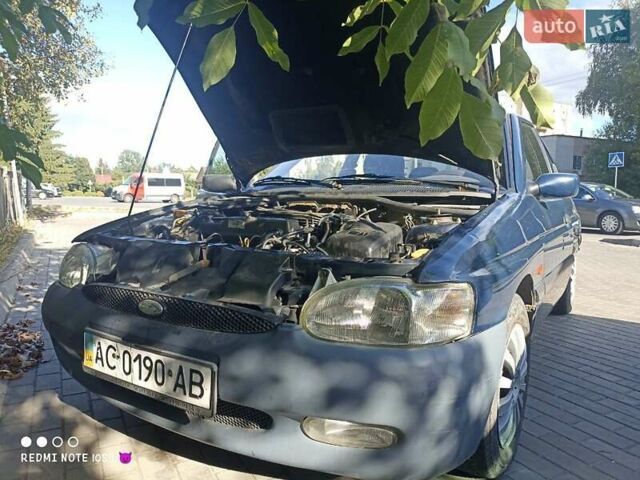 Синий Форд Орион, объемом двигателя 1.8 л и пробегом 392 тыс. км за 1000 $, фото 3 на Automoto.ua