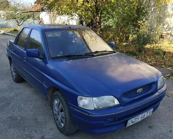 Синий Форд Орион, объемом двигателя 1.4 л и пробегом 174 тыс. км за 900 $, фото 3 на Automoto.ua