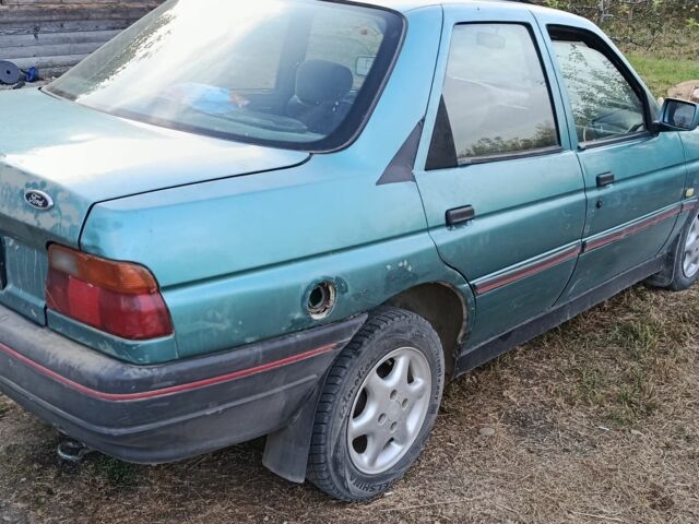 Зелений Форд Оріон, об'ємом двигуна 1.4 л та пробігом 300 тис. км за 600 $, фото 5 на Automoto.ua
