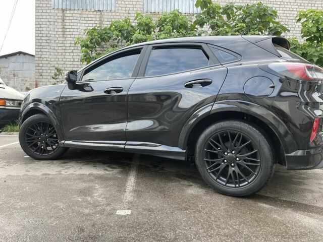 Черный Форд Пума, объемом двигателя 1 л и пробегом 130 тыс. км за 19000 $, фото 3 на Automoto.ua