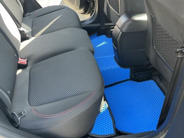 Черный Форд Пума, объемом двигателя 1 л и пробегом 130 тыс. км за 19000 $, фото 9 на Automoto.ua