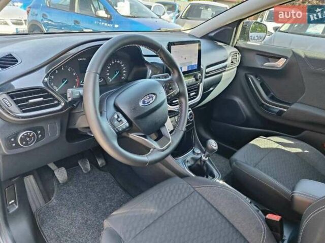 Черный Форд Пума, объемом двигателя 1.7 л и пробегом 60 тыс. км за 15500 $, фото 7 на Automoto.ua