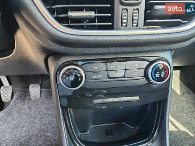 Черный Форд Пума, объемом двигателя 1.7 л и пробегом 60 тыс. км за 15500 $, фото 10 на Automoto.ua