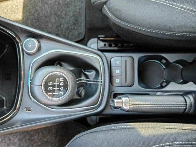 Черный Форд Пума, объемом двигателя 1.7 л и пробегом 60 тыс. км за 13500 $, фото 12 на Automoto.ua