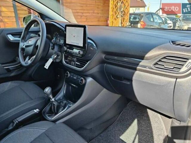 Черный Форд Пума, объемом двигателя 1.7 л и пробегом 60 тыс. км за 15500 $, фото 17 на Automoto.ua