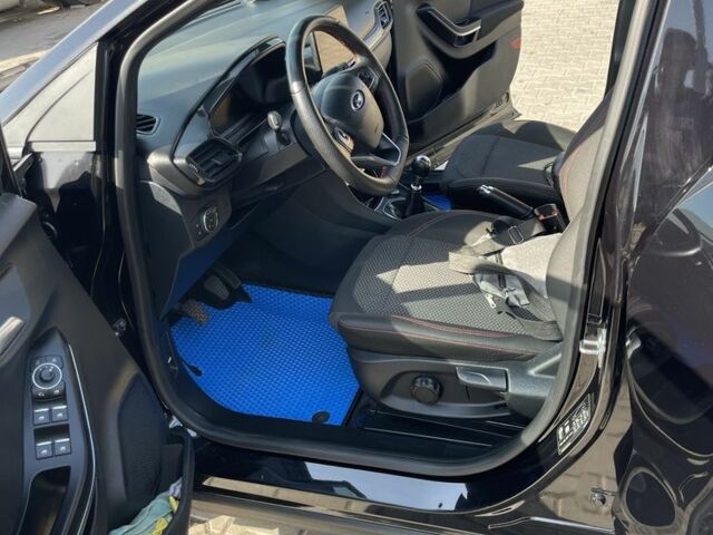 Черный Форд Пума, объемом двигателя 1 л и пробегом 130 тыс. км за 19000 $, фото 10 на Automoto.ua