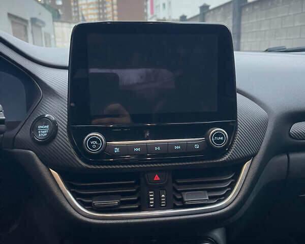 Сірий Форд Пума, об'ємом двигуна 1 л та пробігом 140 тис. км за 5500 $, фото 17 на Automoto.ua