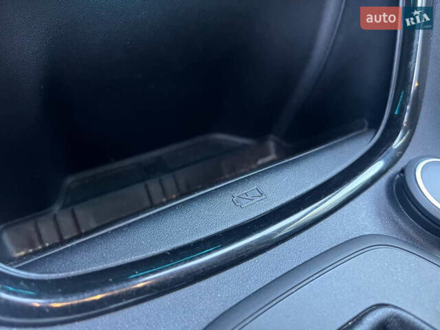 Синій Форд Пума, об'ємом двигуна 1 л та пробігом 30 тис. км за 18900 $, фото 30 на Automoto.ua