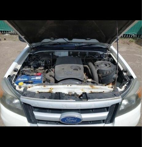 Білий Форд Рейнджер, об'ємом двигуна 2.5 л та пробігом 117 тис. км за 4961 $, фото 9 на Automoto.ua