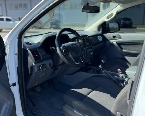 Белый Форд Рейнджер, объемом двигателя 2.2 л и пробегом 318 тыс. км за 15200 $, фото 7 на Automoto.ua