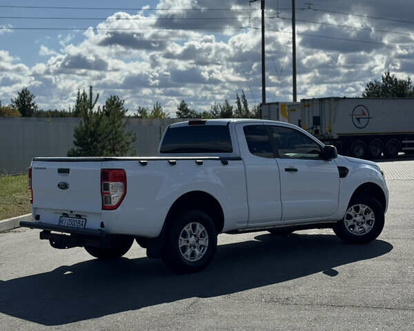 Белый Форд Рейнджер, объемом двигателя 2.2 л и пробегом 318 тыс. км за 15200 $, фото 2 на Automoto.ua