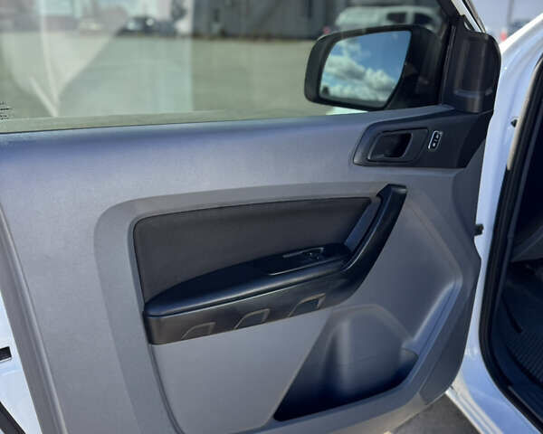 Белый Форд Рейнджер, объемом двигателя 2.2 л и пробегом 318 тыс. км за 15200 $, фото 8 на Automoto.ua