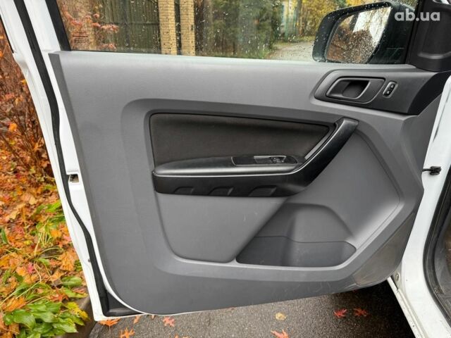 Білий Форд Рейнджер, об'ємом двигуна 2.2 л та пробігом 260 тис. км за 15490 $, фото 10 на Automoto.ua