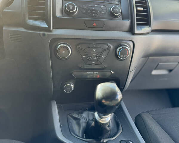 Белый Форд Рейнджер, объемом двигателя 2.2 л и пробегом 318 тыс. км за 15200 $, фото 21 на Automoto.ua