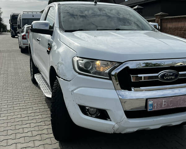 Білий Форд Рейнджер, об'ємом двигуна 2.2 л та пробігом 201 тис. км за 15000 $, фото 4 на Automoto.ua