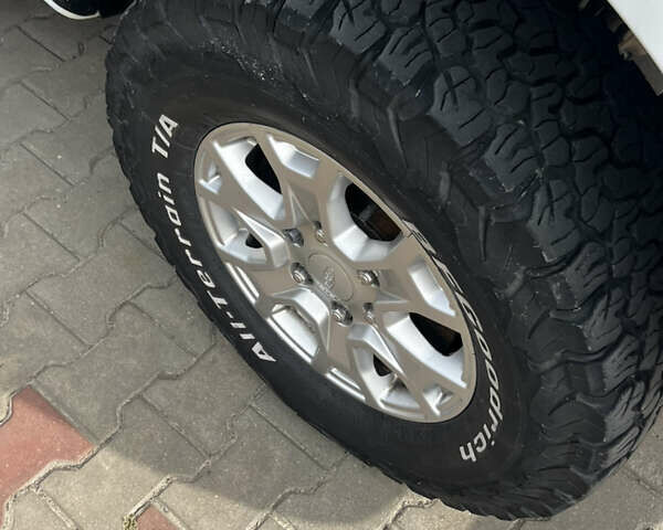 Білий Форд Рейнджер, об'ємом двигуна 2.2 л та пробігом 201 тис. км за 15000 $, фото 15 на Automoto.ua