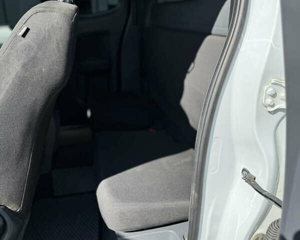 Белый Форд Рейнджер, объемом двигателя 2.2 л и пробегом 318 тыс. км за 15200 $, фото 11 на Automoto.ua