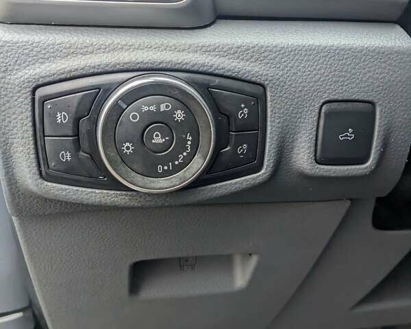 Белый Форд Рейнджер, объемом двигателя 2.2 л и пробегом 227 тыс. км за 17000 $, фото 23 на Automoto.ua