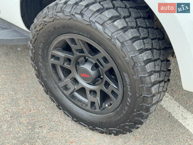 Белый Форд Рейнджер, объемом двигателя 2.2 л и пробегом 200 тыс. км за 19900 $, фото 5 на Automoto.ua