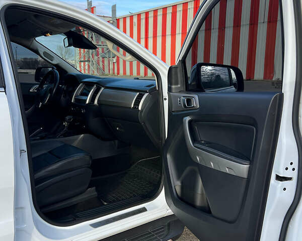 Белый Форд Рейнджер, объемом двигателя 2 л и пробегом 165 тыс. км за 32000 $, фото 12 на Automoto.ua