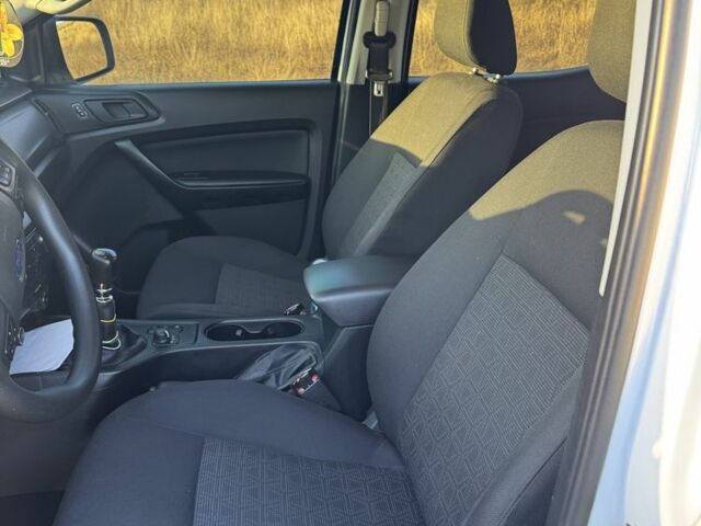 Білий Форд Рейнджер, об'ємом двигуна 2 л та пробігом 217 тис. км за 23000 $, фото 4 на Automoto.ua