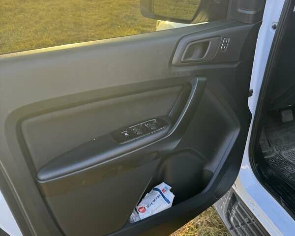 Білий Форд Рейнджер, об'ємом двигуна 2 л та пробігом 217 тис. км за 23000 $, фото 4 на Automoto.ua