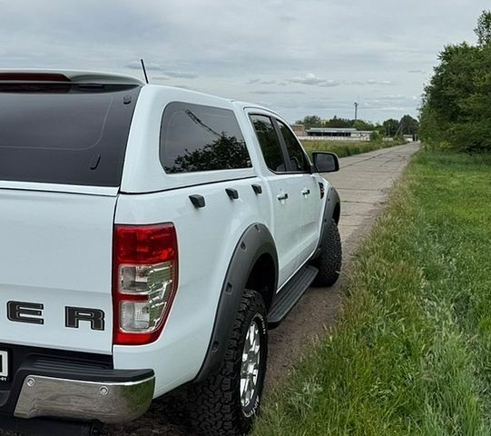 Білий Форд Рейнджер, об'ємом двигуна 2 л та пробігом 42 тис. км за 31999 $, фото 4 на Automoto.ua