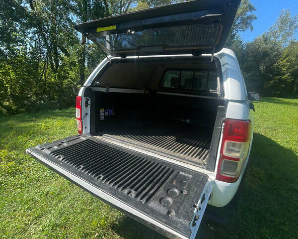 Белый Форд Рейнджер, объемом двигателя 2 л и пробегом 135 тыс. км за 23900 $, фото 7 на Automoto.ua