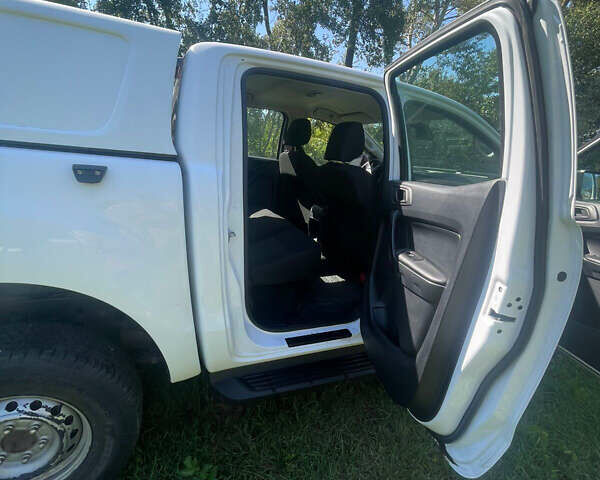 Белый Форд Рейнджер, объемом двигателя 2 л и пробегом 135 тыс. км за 23900 $, фото 11 на Automoto.ua