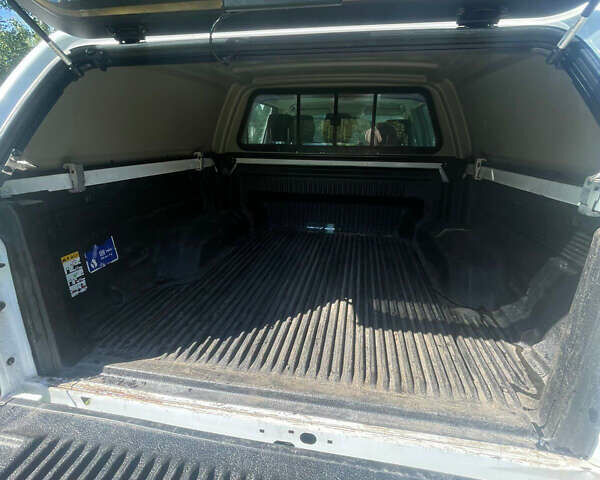 Белый Форд Рейнджер, объемом двигателя 2 л и пробегом 135 тыс. км за 23900 $, фото 5 на Automoto.ua