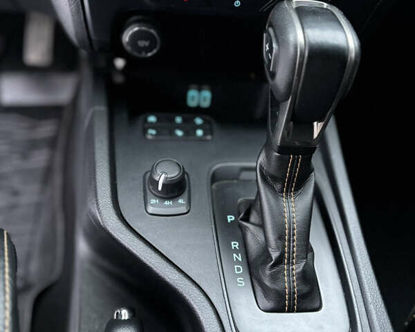 Белый Форд Рейнджер, объемом двигателя 2 л и пробегом 242 тыс. км за 27500 $, фото 17 на Automoto.ua