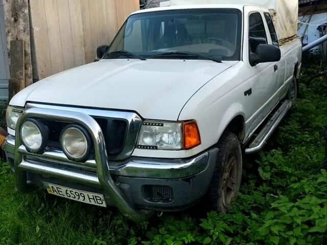 Белый Форд Рейнджер, объемом двигателя 4 л и пробегом 190 тыс. км за 6500 $, фото 1 на Automoto.ua