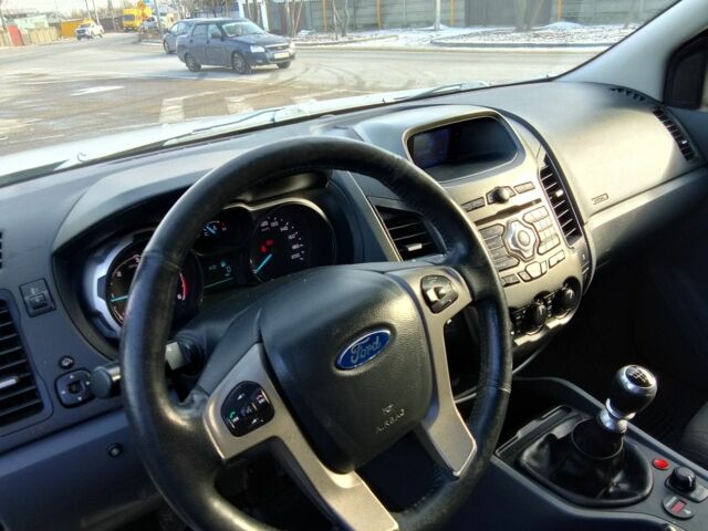 Белый Форд Рейнджер, объемом двигателя 2.5 л и пробегом 200 тыс. км за 10000 $, фото 8 на Automoto.ua